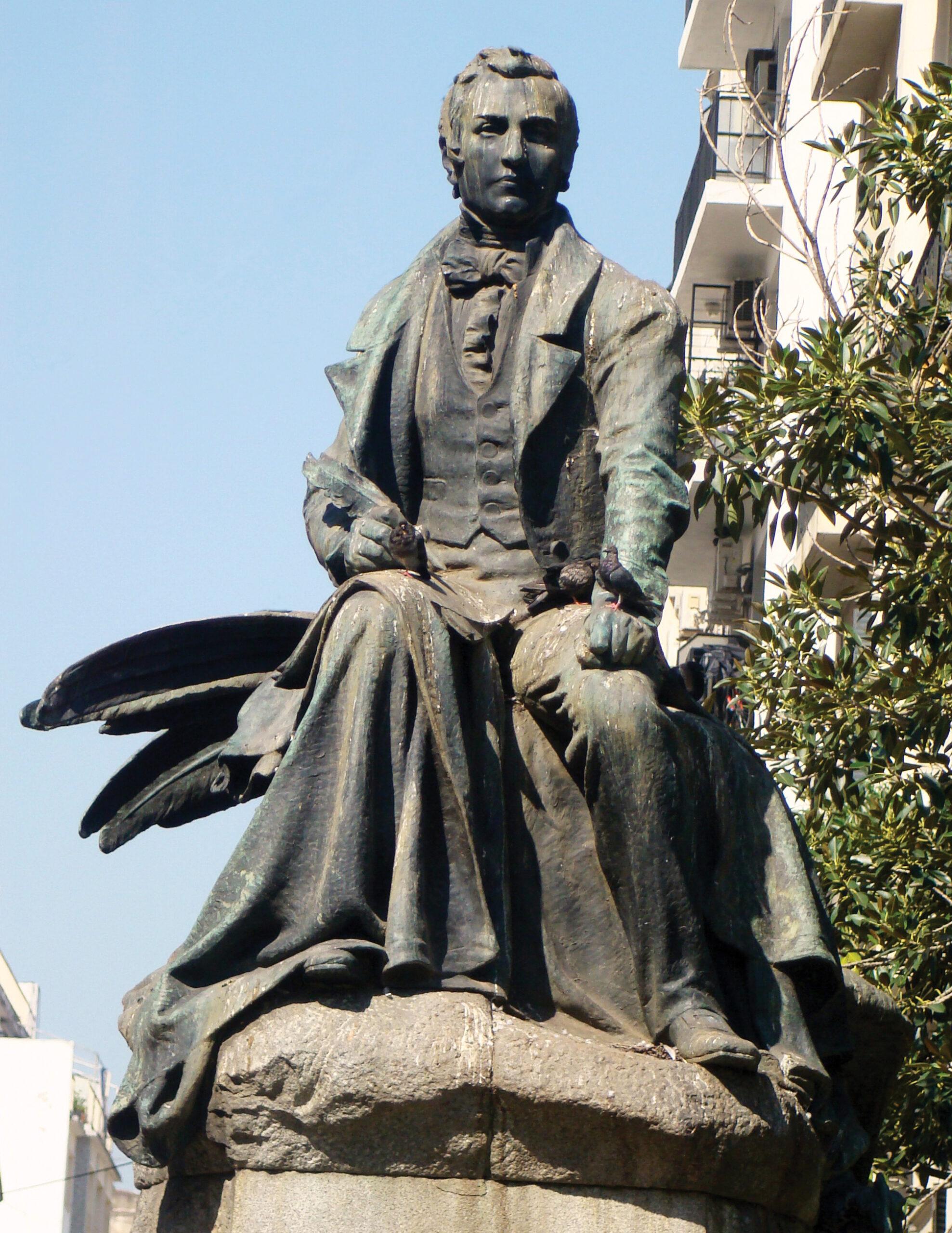 Monumento a Mariano Moreno
